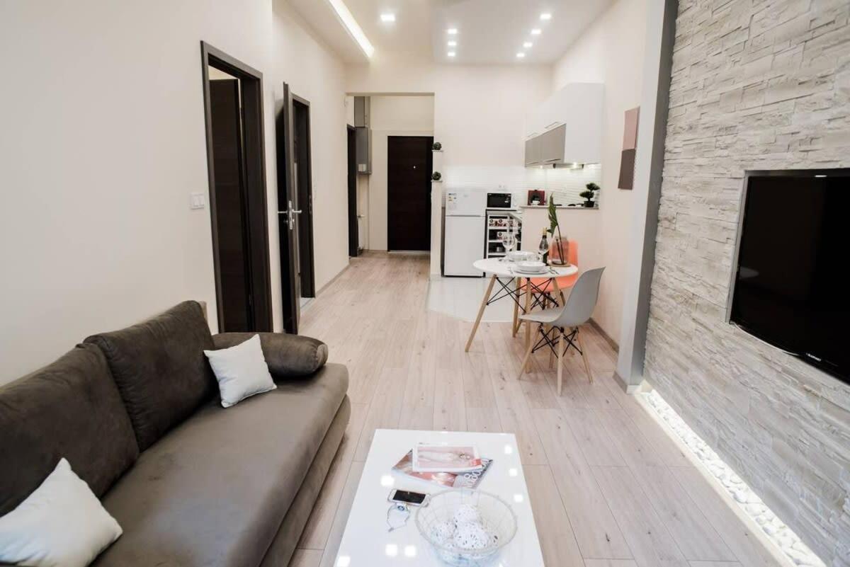 New Luxury Apartment In The Center With A/C Boedapest Buitenkant foto