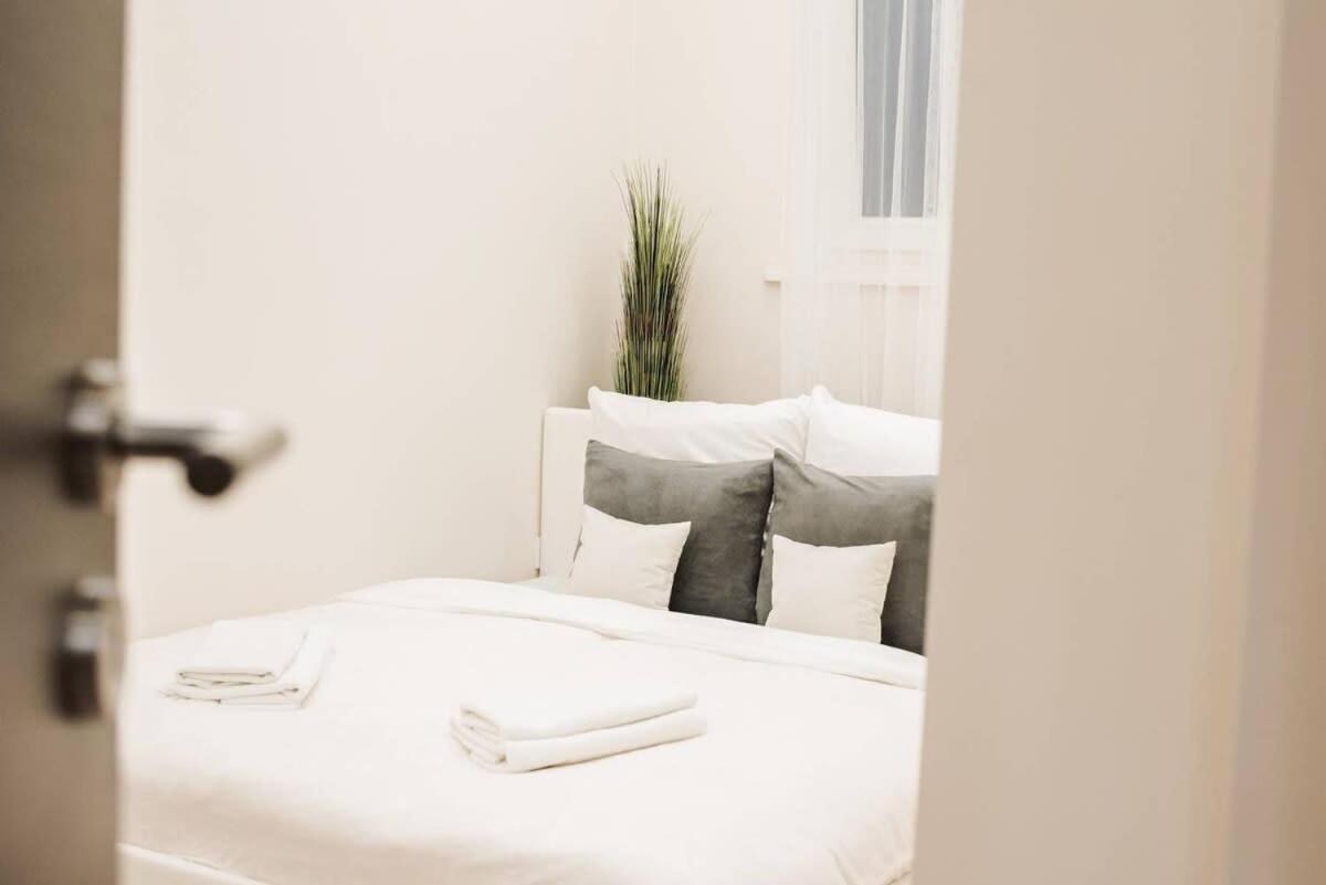 New Luxury Apartment In The Center With A/C Boedapest Buitenkant foto