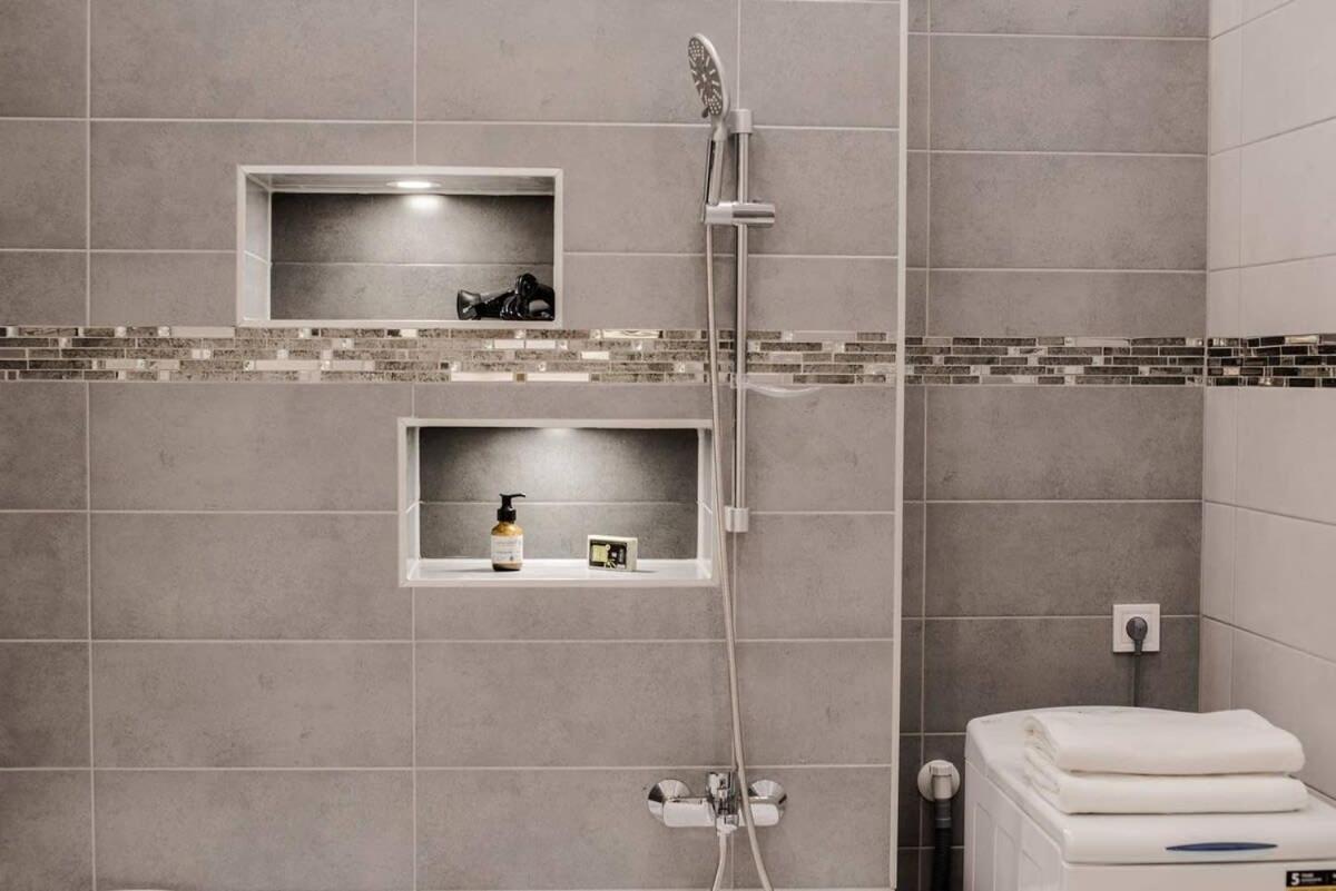 New Luxury Apartment In The Center With A/C Boedapest Buitenkant foto