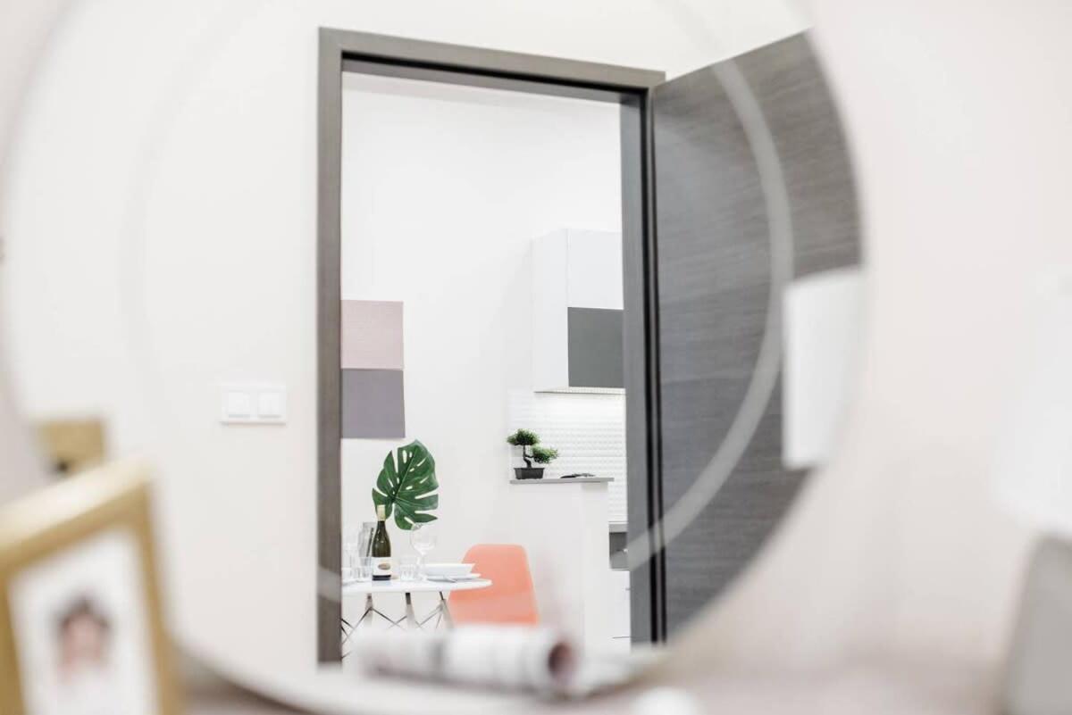 New Luxury Apartment In The Center With A/C Boedapest Buitenkant foto